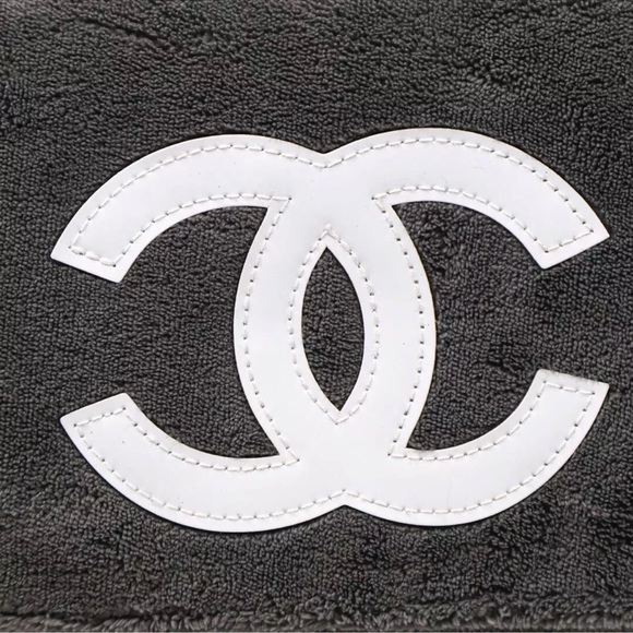 Authentic Chanel Precision crossbody . Brand New in a package - Picture 6 of 10